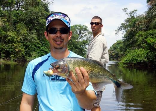 Angler on a machaca fishing trip in Costa Rica's freshwater rivers