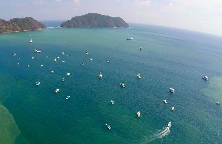 Sportfishing trip leaving Playa Herradura, Costa Rica
