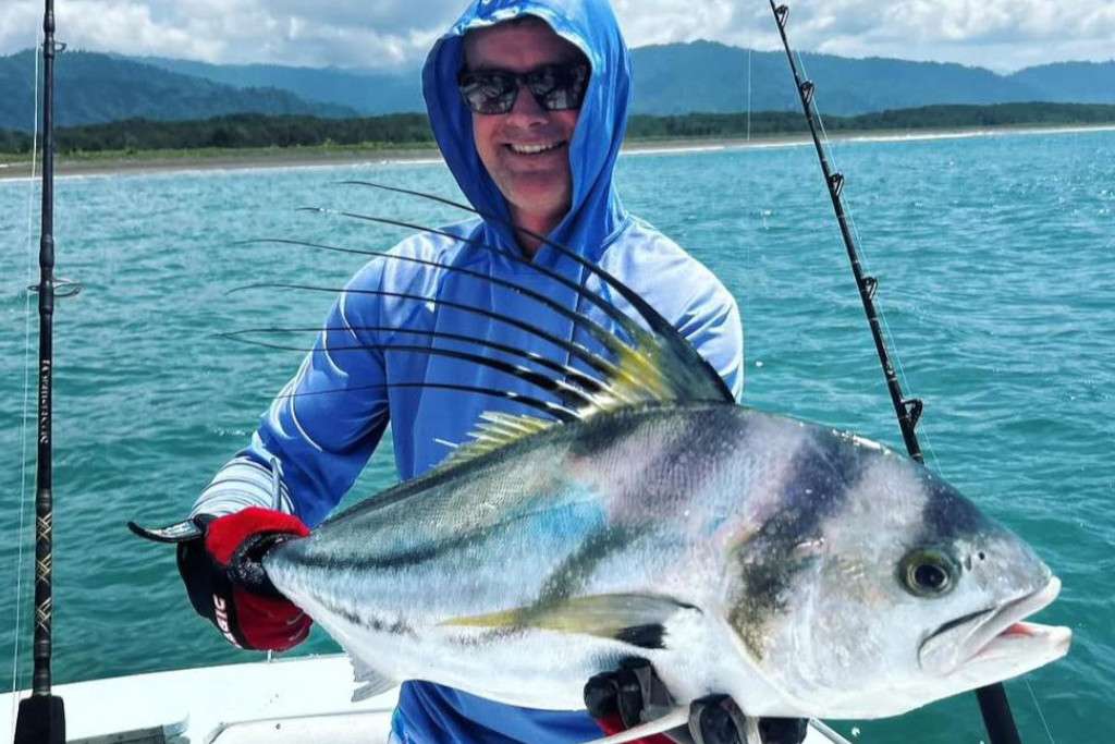 Roosterfish inshore fishing aboard Reckless Quepos
