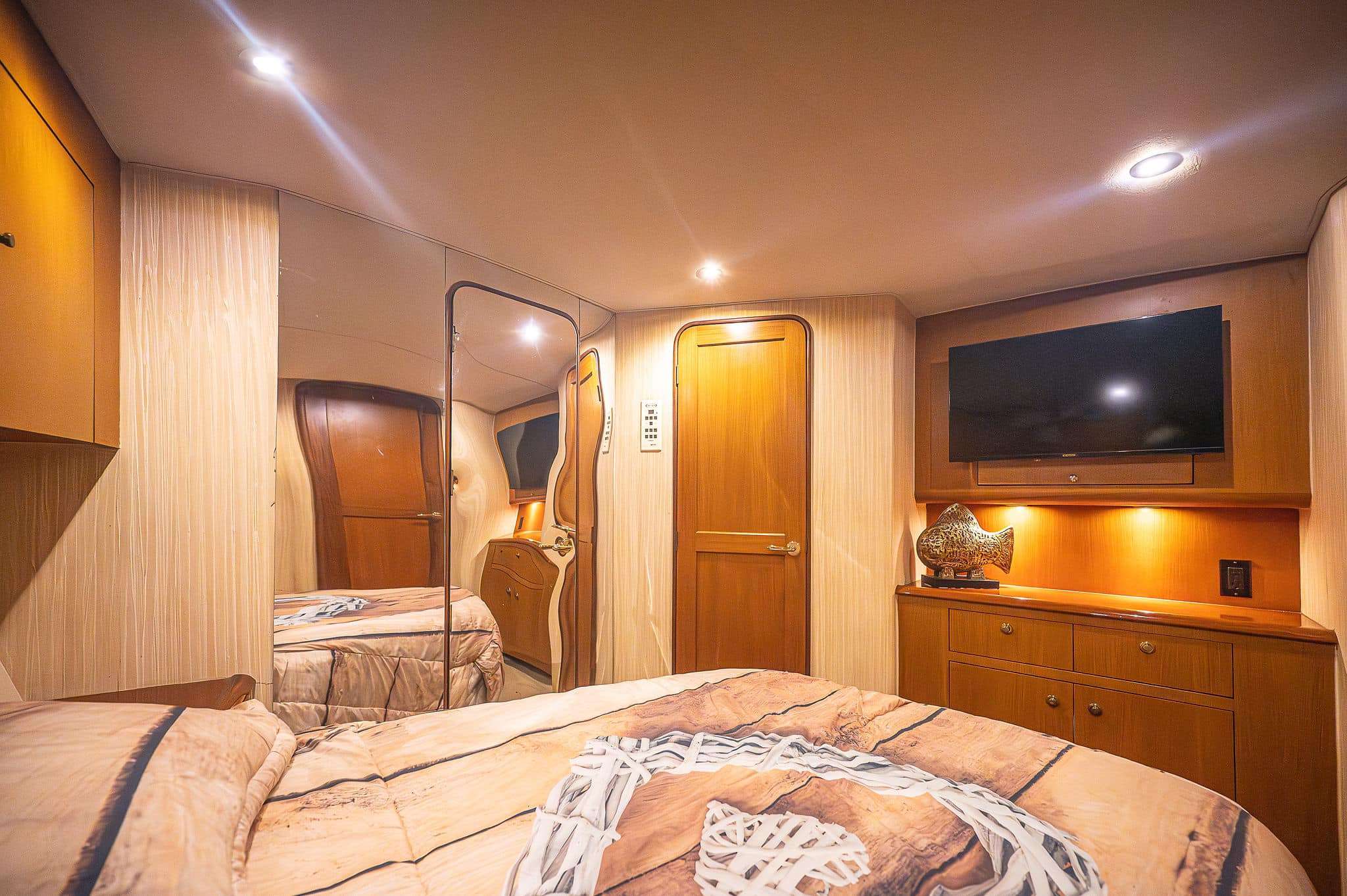 Hooked Up Ocean Super Sport bedroom
