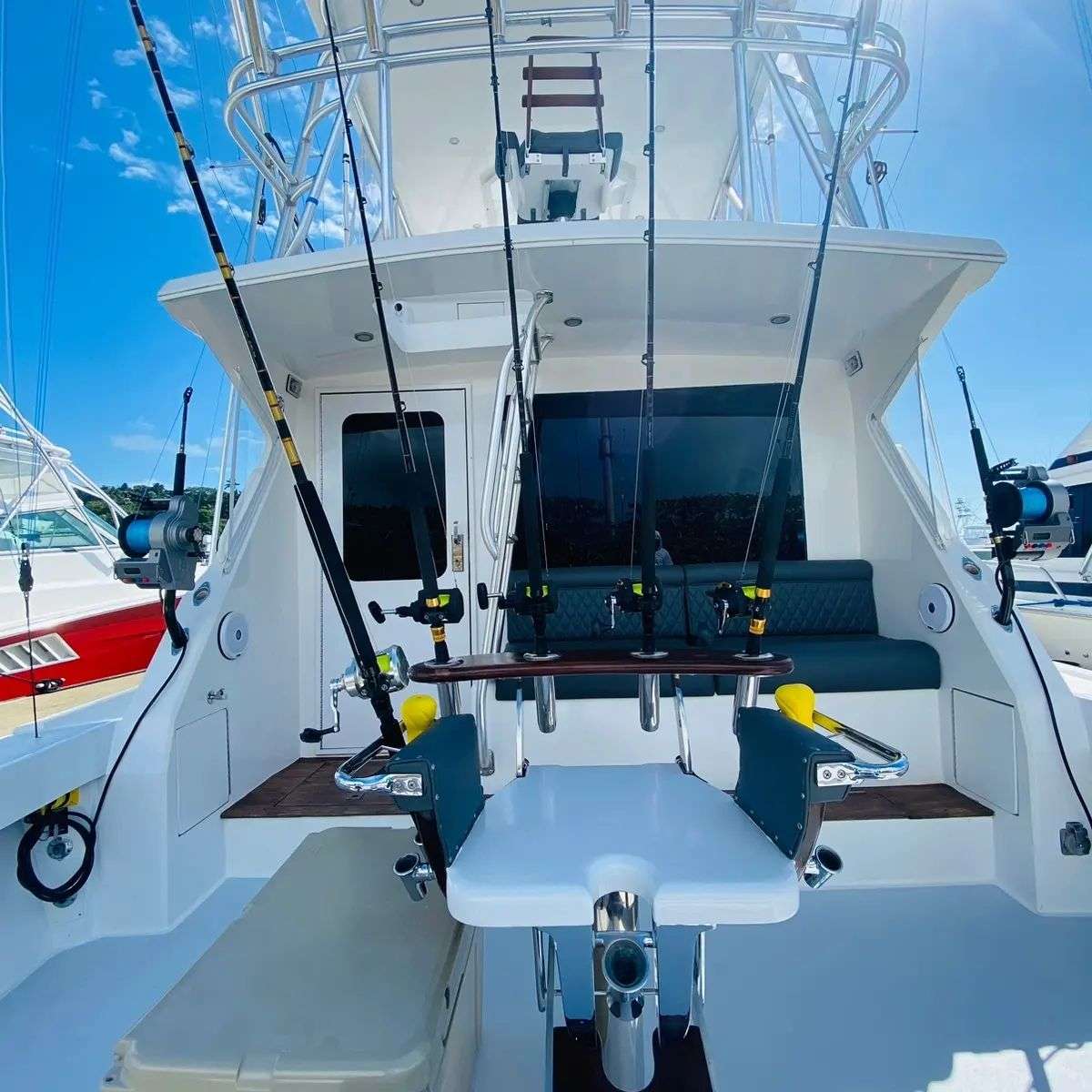 Top Notch Viking fishing cockpit and fighting chair