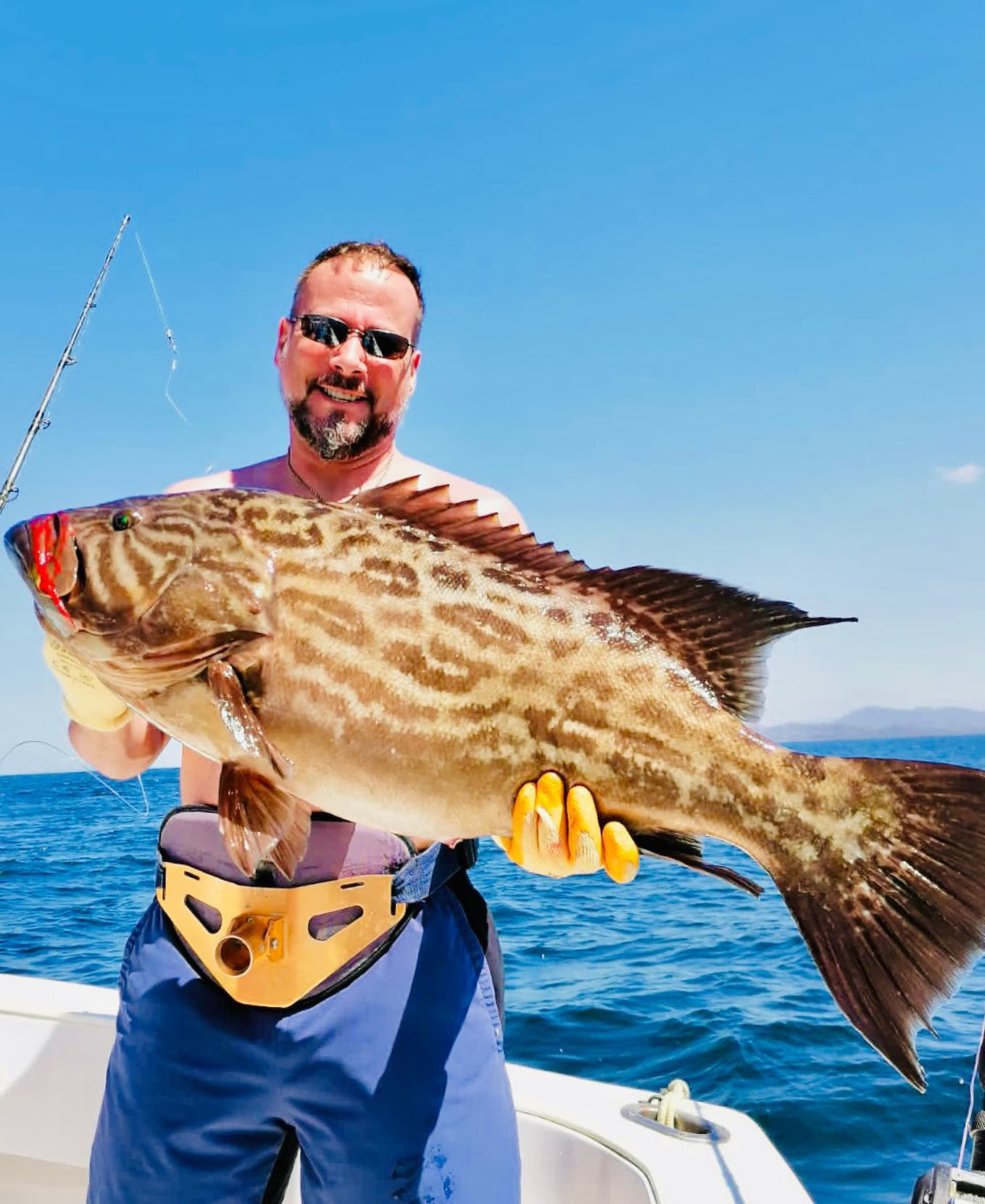 OutCast 27 Tamarindo inshore fishing